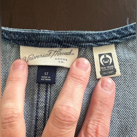 Universal Thread Women's Curved Leg Denim Jumpsuit Overalls. Size 17 - Picture 3 of 10